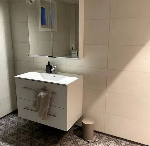 Lofoten - New Apartment, Close To Airport. *